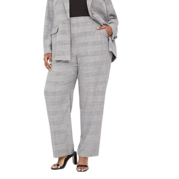 Lane Bryant Pants - NWT Womens Lane Bryant Black and white plaid/houndstooth dress pants | Size 20